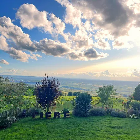 Schoene Aussicht بيت ضيافة 3*